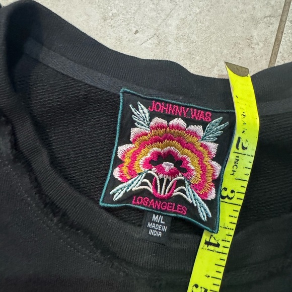 NWOT Johnny Was French Terry Embroidered Top sz M/L - Picture 6 of 6
